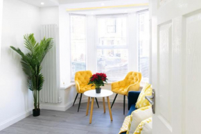Open Mind Leisure - 6 Luxury Bedrooms with Free Parking